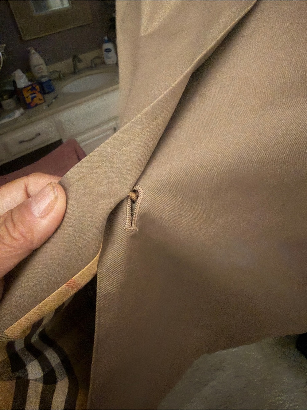 Burberry Tan Trench Coat with Signature Check Lining - Picture 8 of 14